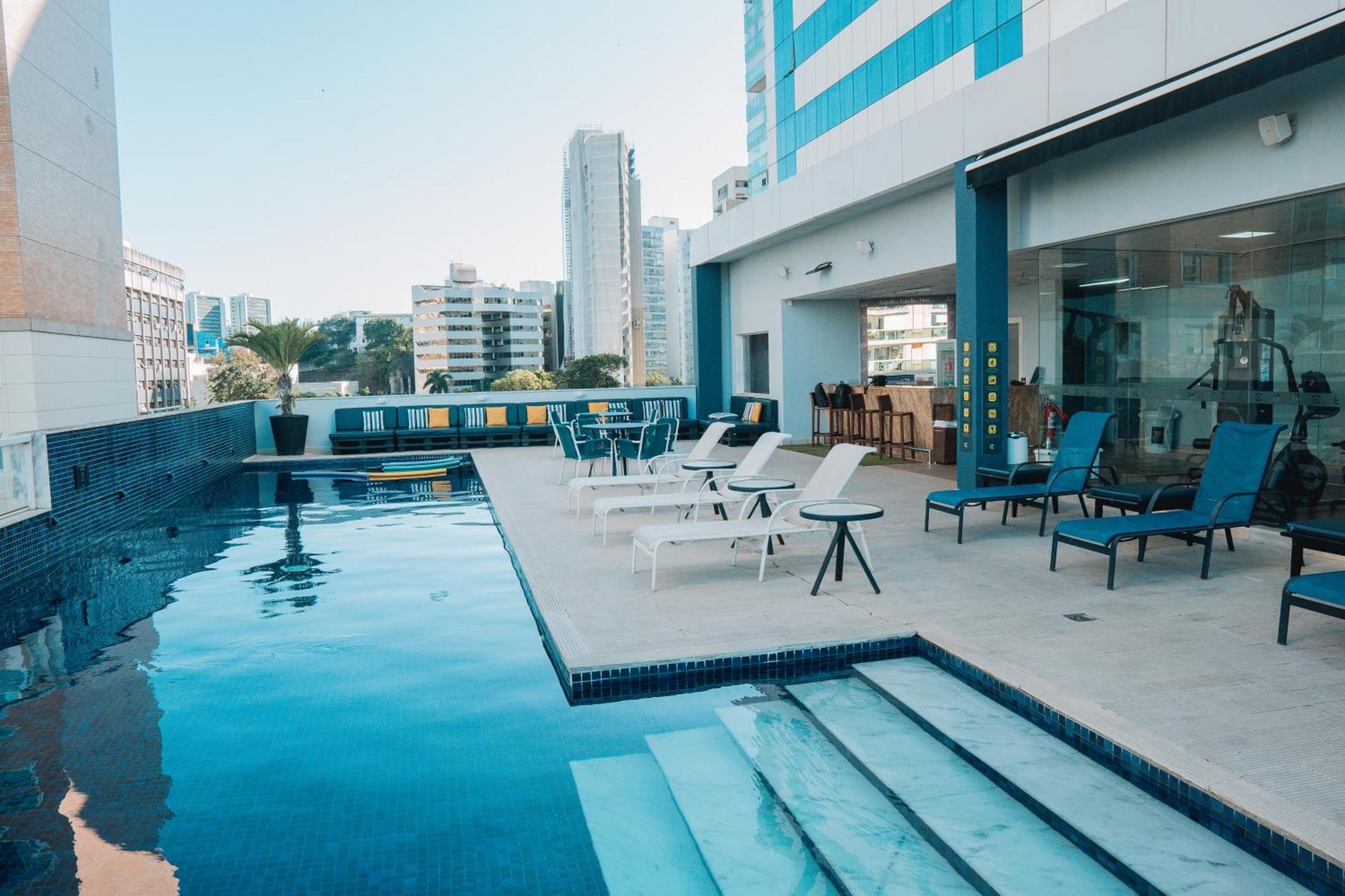 Отель Golden Tulip Porto Витория Экстерьер фото